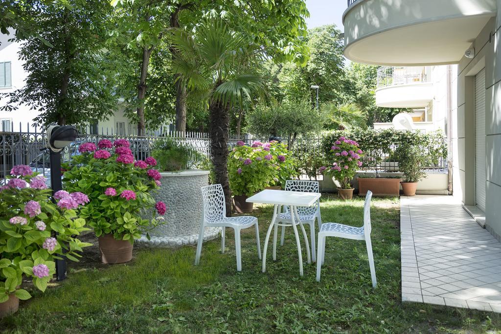 Residence Hamilton Riccione Exterior photo